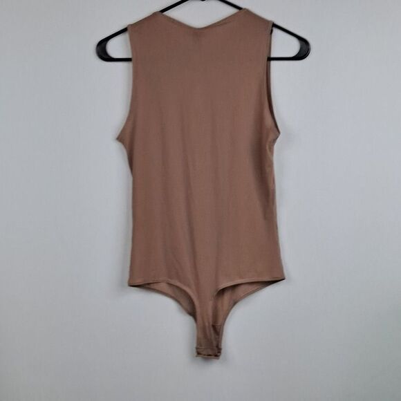 Skims ladies Jelly bodysuit NWT - Picture 4 of 9